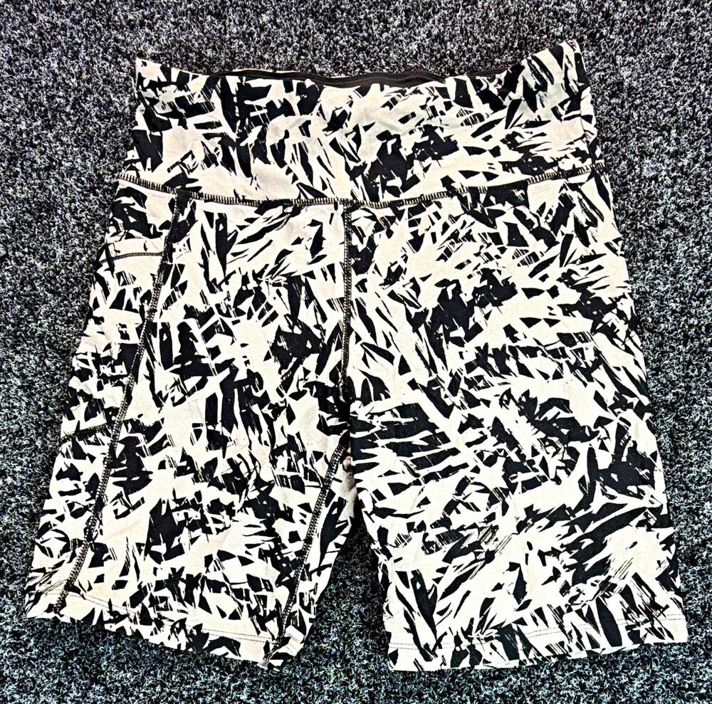 Calvin Klein Women’s Athletic Activewear Shorts M Black/Gray Abstract 8"